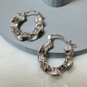 NEW - 925 Sterling Silver Ribbon S-Shaped Wavy Stripe Hinged Hoop Earrings
